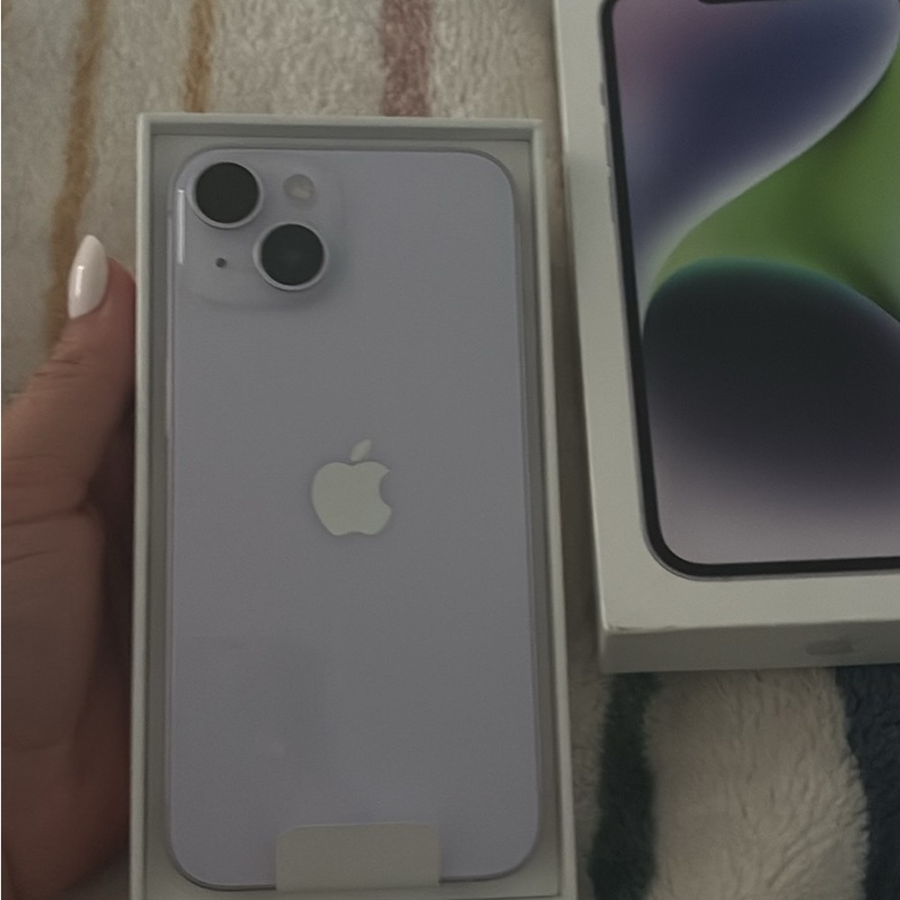 Apple iPhone Purple 14